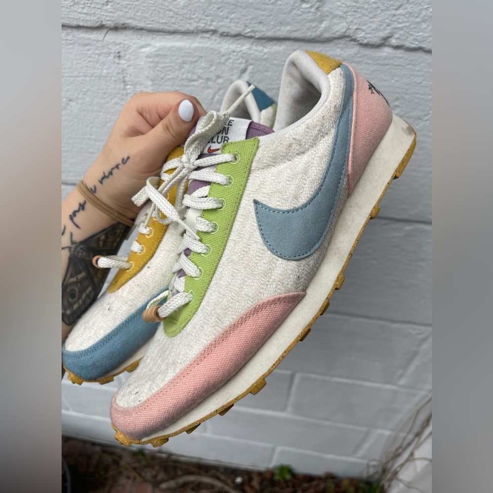 Nike Sunclub sneakers in sail/multi - WHITE